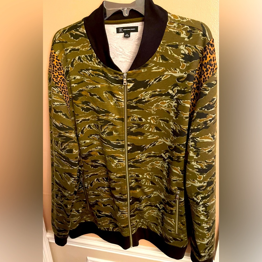 Camouflage women’s jacket by International Concepts size XXL